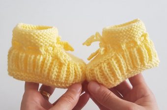 How To Easily Knit Baby Booties