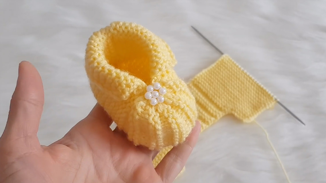 easy knit baby booties
