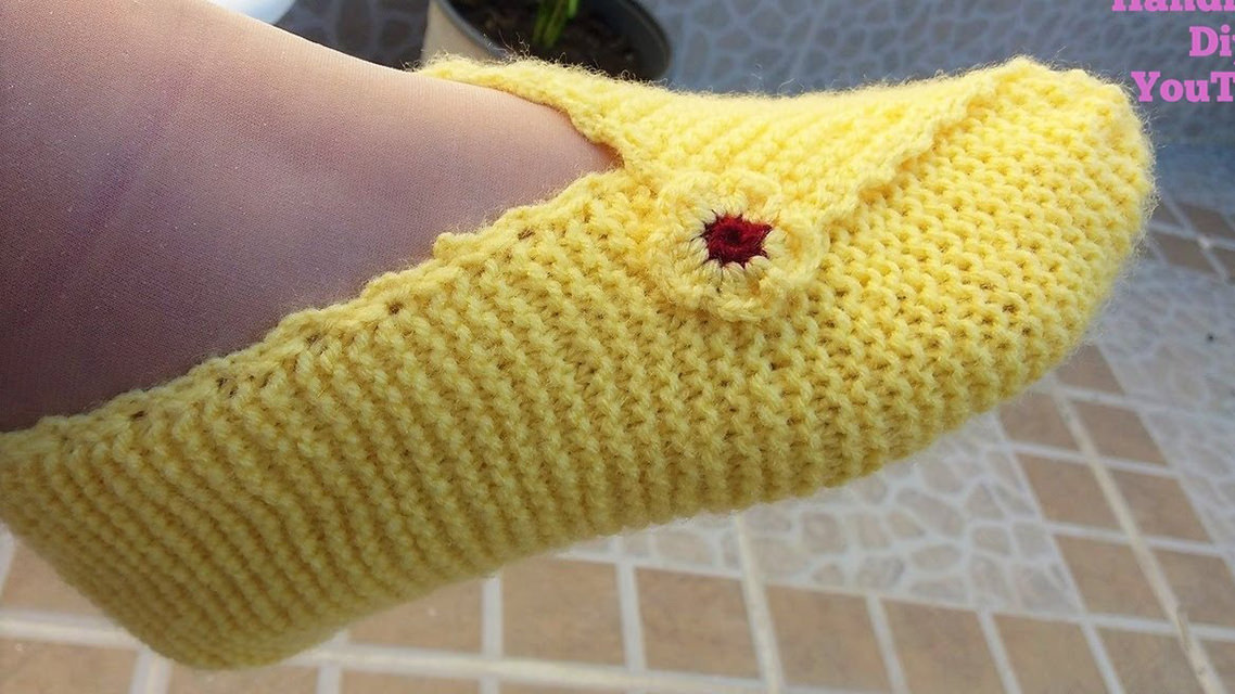 Crochet Slippers You Can Easily Make - CrochetBeja