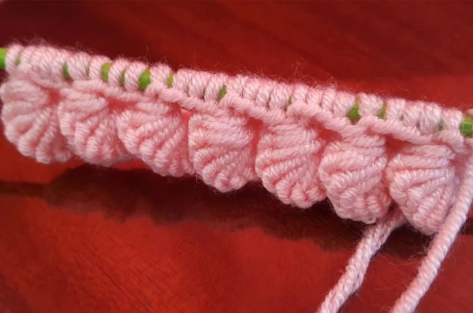 Knit Edge Featured Image - This beautiful knit edge is a popular knitting project because it beautifies objects and accessories. Watch this free video tutorial to learn how to make this edge.