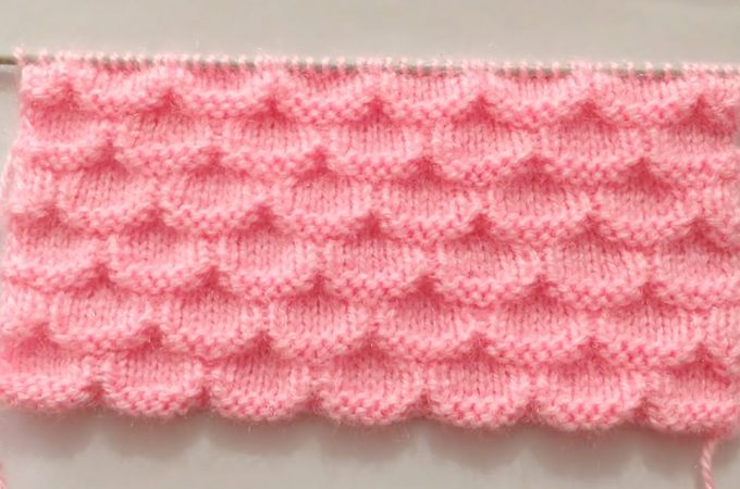 Simple Knitting Stitch Featured Image - Learn how to work this simple knitting stitch for a sweater or cardigan by watching this tutorial! You can use this pattern to knit some of the all time favourite projects.