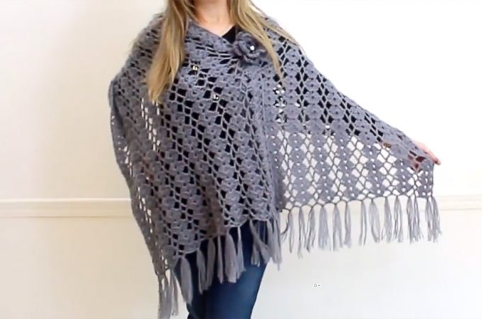 Crochet Rectangle Shawl Featured Image - Watch this video tutorial to learn how to make this stunning crochet rectangle shawl. This shawl has a unique pattern and beautiful hanging threads.