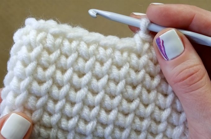 Waistcoat Stitch Featured Image - Learn how to make the beautiful crochet waistcoat stitch. This stitch is wonderful for beginner crocheters because it uses mostly the single crochet.