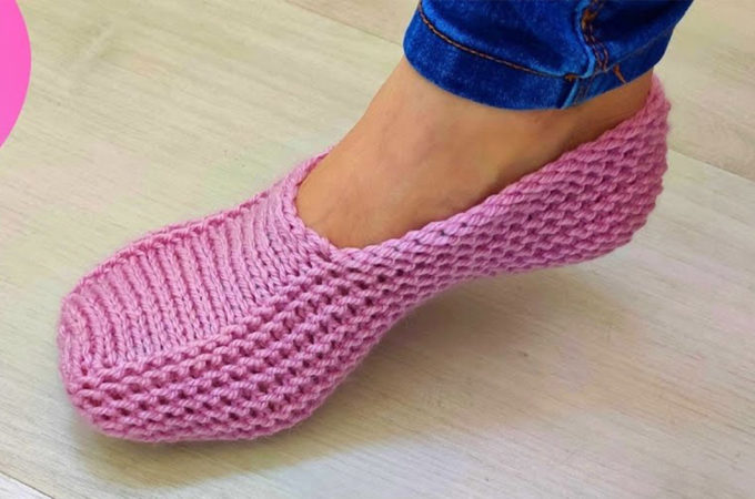 Knitted Moccasin Slippers Featured Image - Not only do these gorgeous knitted moccasin slippers can prevent a cold that is caused by walking barefoot around the house, they also help maintain a fashionable-yet-comfy home look!