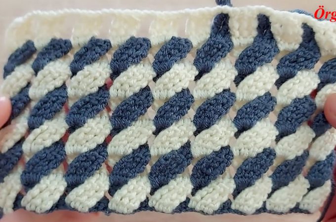 Unique Crochet Stitch Featured - Learn how to make this unique crochet stitch by watching this video tutorial in English subtitles. Keep reading for projects you can make using this easy crochet stitch!