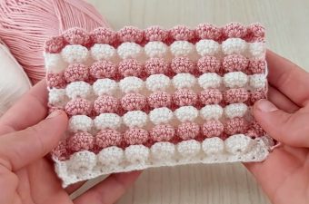 Crochet Bobble Stitch Featured - Learn how to make the beautiful crochet bobble stitch. This stitch is wonderful for any of your favorite crochet projects because it has a cool 3D embossed pattern!
