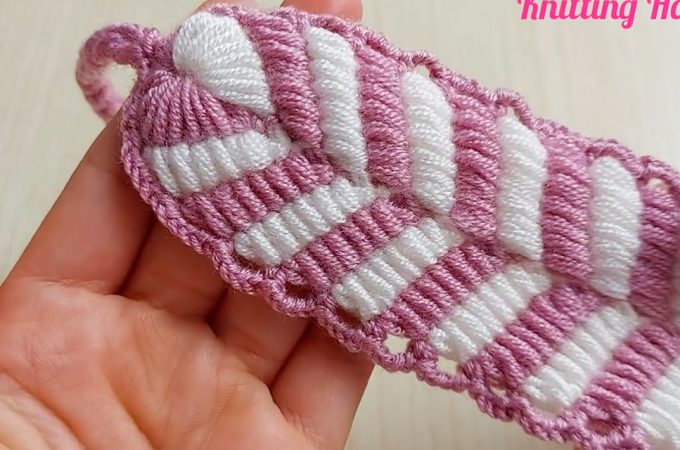Tunisian Crochet Stitch Featured Image - Learn a gorgeous Tunisian crochet stitch that can make easily just by following few simple steps. The texture of the pattern is very rich and gives the fabric a very thick look.