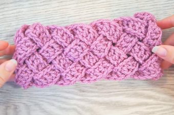 Crochet Braided Headband Featured Image - Learn making a beautiful crochet braided headband. Headbands are my favorite items to make, they are easy and great to give as a gift.