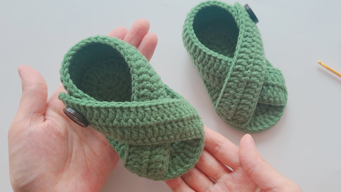 mode kontanter Måge Crochet Baby Sandals To Make As Gift - CrochetBeja