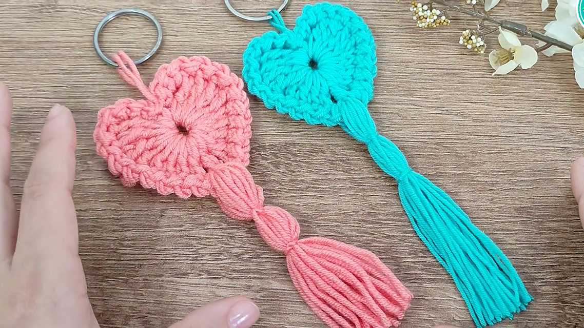 how to crochet heart bag & keychain (with wings & ribbons!)
