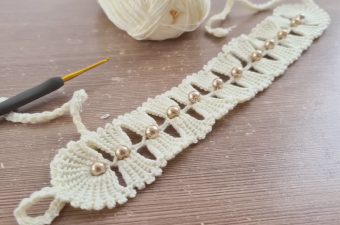 Crochet Lace Headband Featured - Let's make this beautiful crochet lace headband. It's very easy to make and you will love the result.