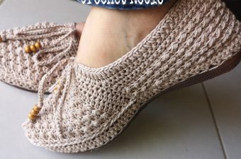 Crochet Slippers With Soles Featured - Today we'll learn how to make crochet slippers with soles, where the fusion of creativity and practicality takes center stage.