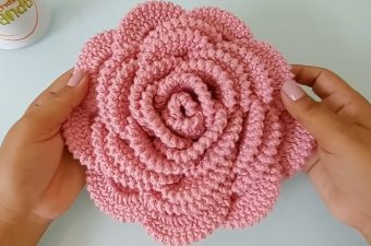 Large Crochet Flower Featured - In this tutorial, we're diving into the captivating world of crochet artistry, focusing on creating a large crochet flower adorned with the exquisite crab stitch.