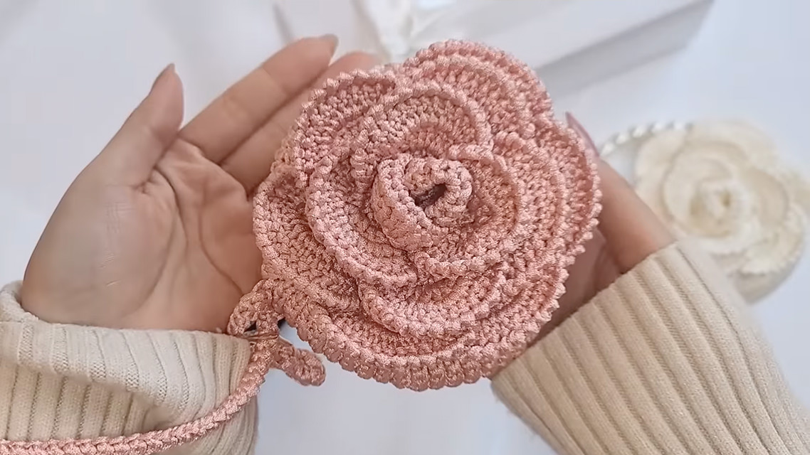 Crochet Flower Mini Bag: An Accessory You'll Love - CrochetBeja