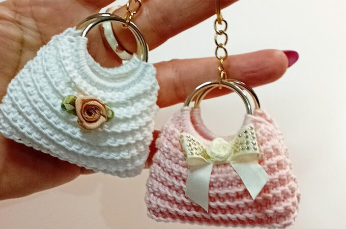 Crochet Mini Bag Keychain Featured - Crochet projects don’t always need to be grand and time-consuming. Sometimes, the smallest creations carry the most charm. One delightful example is the crochet mini bag keychain—a tiny yet stylish accessory that blends functionality with handmade beauty.
